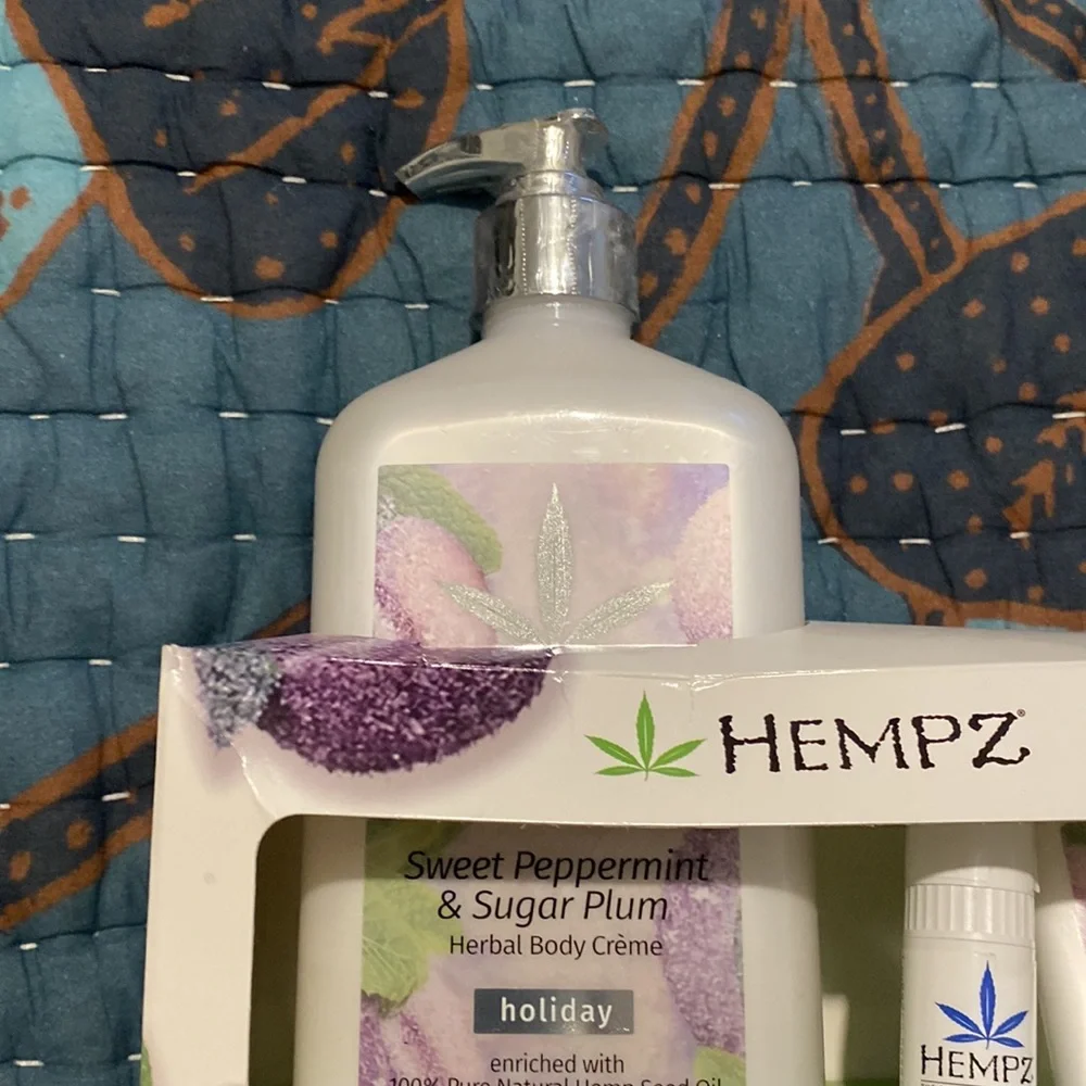 Hempz lotion soft lips kit new